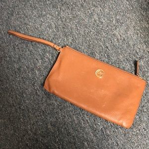 Michael kors wristlet